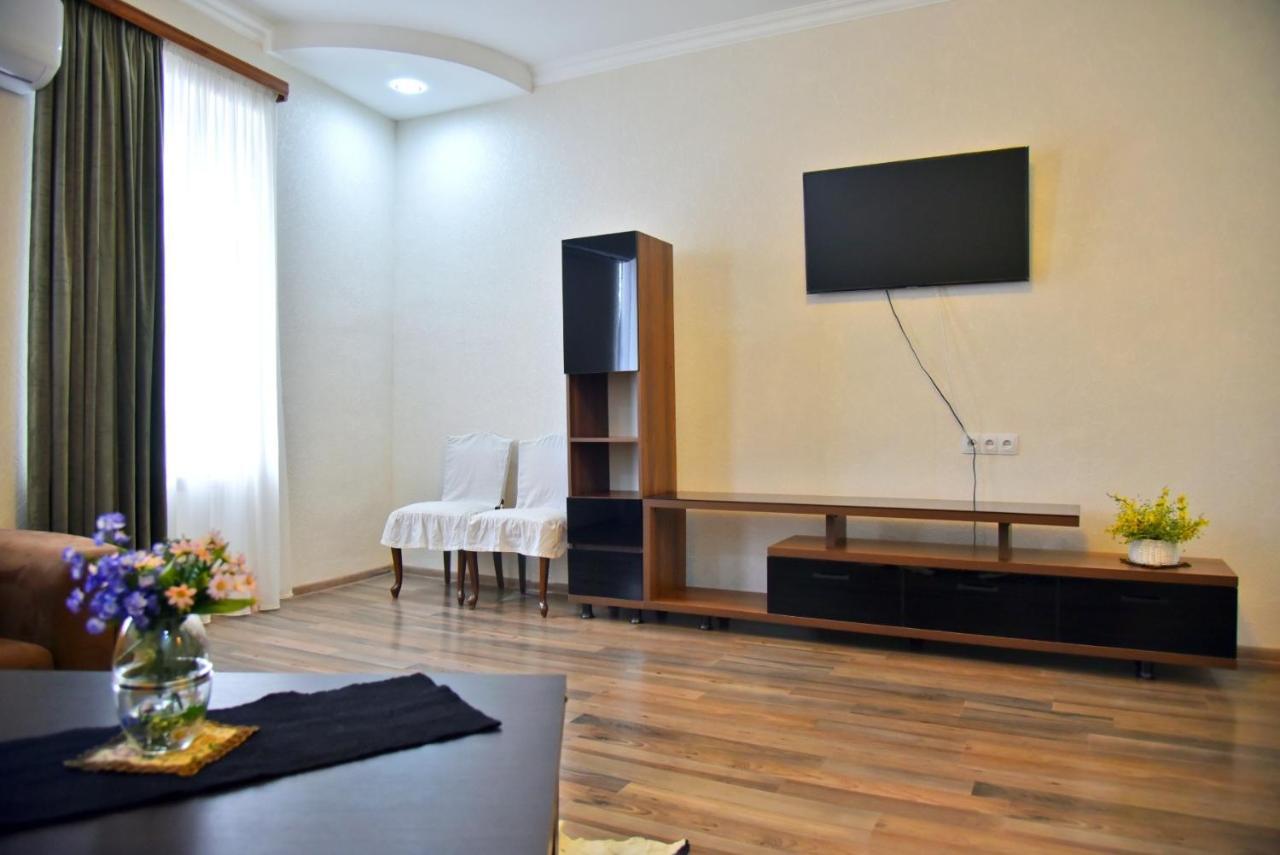 Robo Apartment Tbilisi Exterior photo